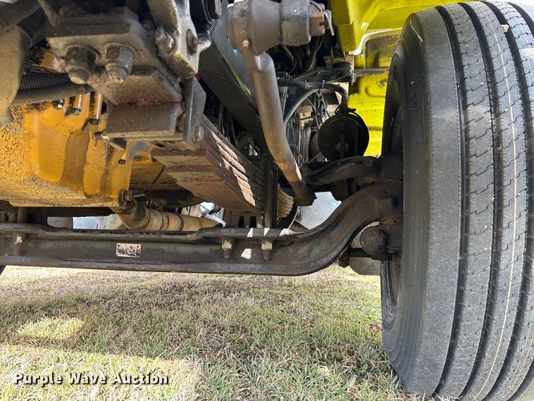 image for item FI1639 1999 Peterbilt 378 vacuum truck