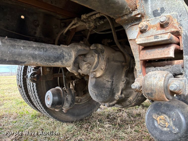 image for item FI1639 1999 Peterbilt 378 vacuum truck