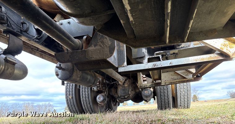 image for item FI1639 1999 Peterbilt 378 vacuum truck