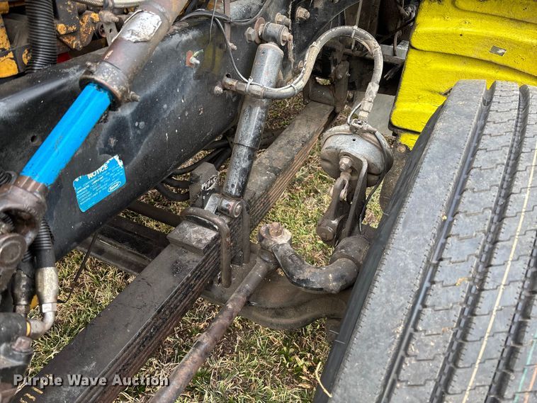 image for item FI1639 1999 Peterbilt 378 vacuum truck