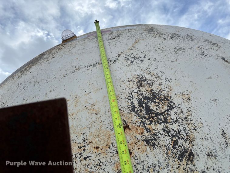 image for item FI1639 1999 Peterbilt 378 vacuum truck