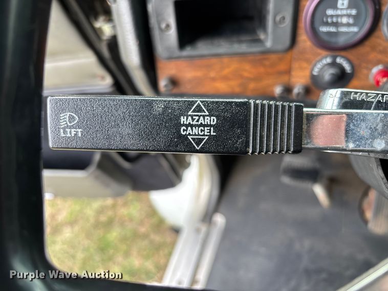 image for item FI1639 1999 Peterbilt 378 vacuum truck