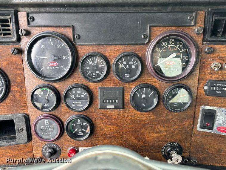 image for item FI1639 1999 Peterbilt 378 vacuum truck