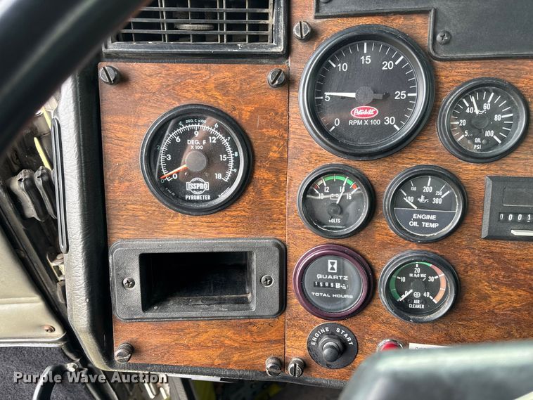 image for item FI1639 1999 Peterbilt 378 vacuum truck