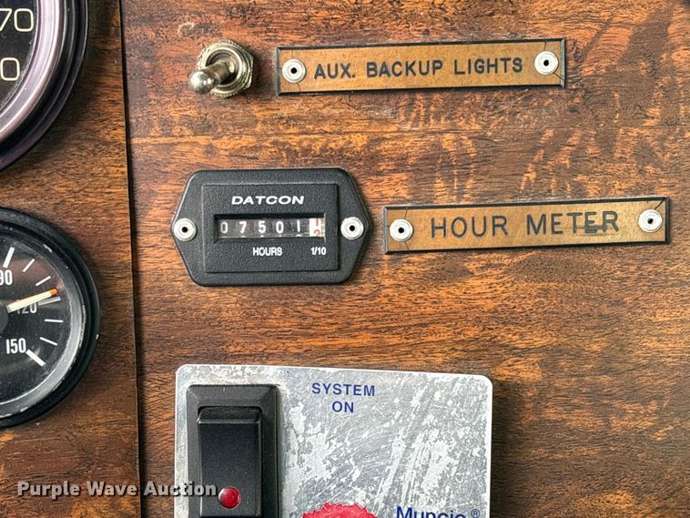 image for item FI1639 1999 Peterbilt 378 vacuum truck