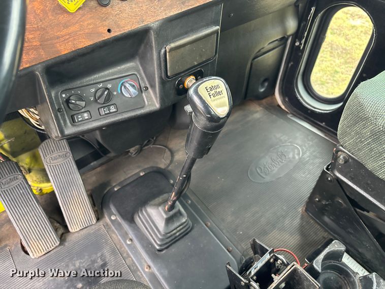 image for item FI1639 1999 Peterbilt 378 vacuum truck