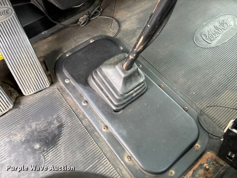 image for item FI1639 1999 Peterbilt 378 vacuum truck