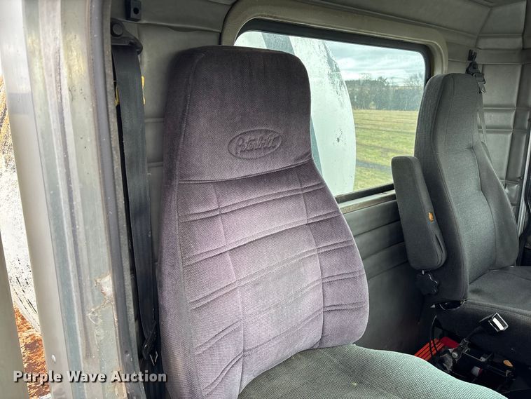 image for item FI1639 1999 Peterbilt 378 vacuum truck