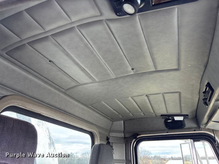 image for item FI1639 1999 Peterbilt 378 vacuum truck