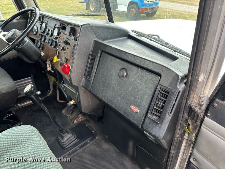 image for item FI1639 1999 Peterbilt 378 vacuum truck