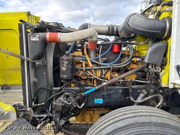 image for item FI1639 1999 Peterbilt 378 vacuum truck