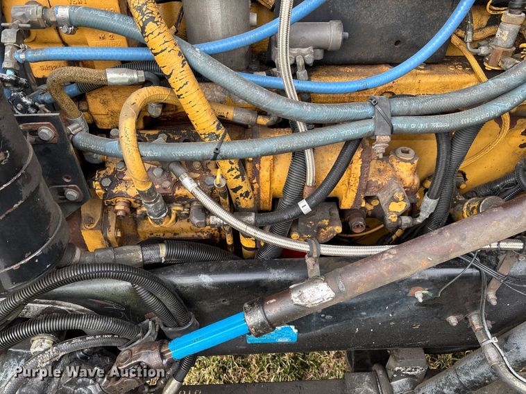 image for item FI1639 1999 Peterbilt 378 vacuum truck