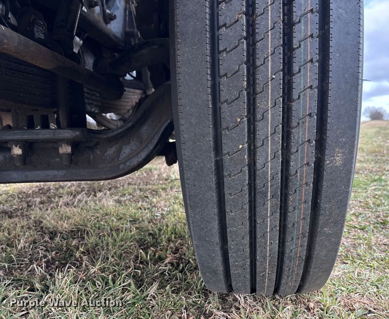 image for item FI1639 1999 Peterbilt 378 vacuum truck