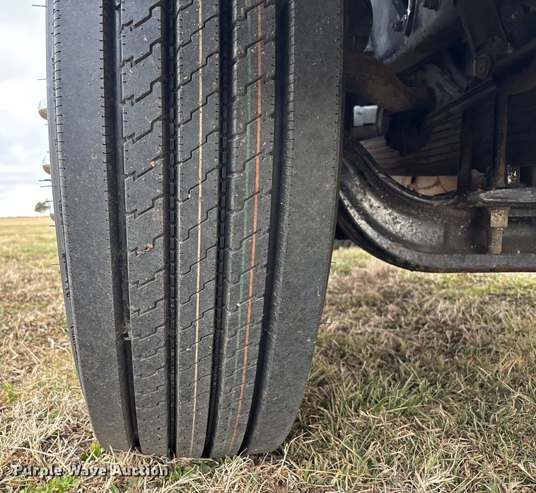 image for item FI1639 1999 Peterbilt 378 vacuum truck