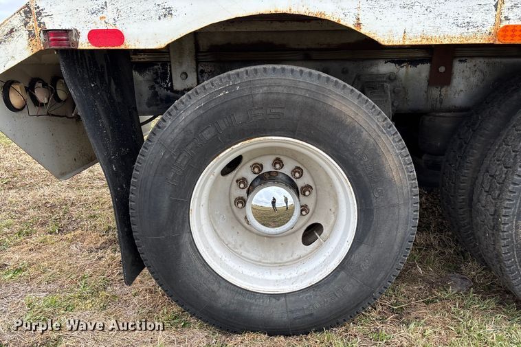 image for item FI1639 1999 Peterbilt 378 vacuum truck