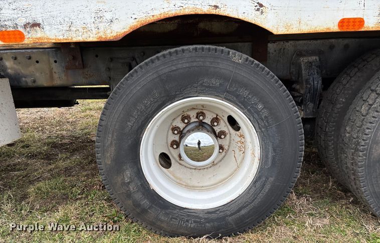 image for item FI1639 1999 Peterbilt 378 vacuum truck