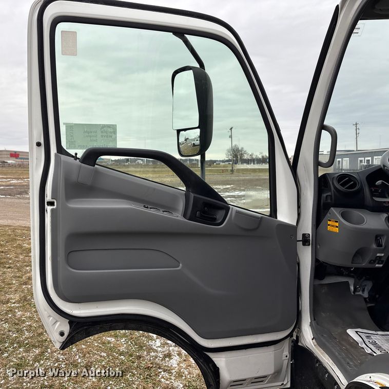 image for item FK1108 2020 Hino 195 box truck