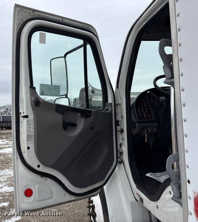 image for item FK1110 2014 Freightliner Business Class M2 refrigerated truck