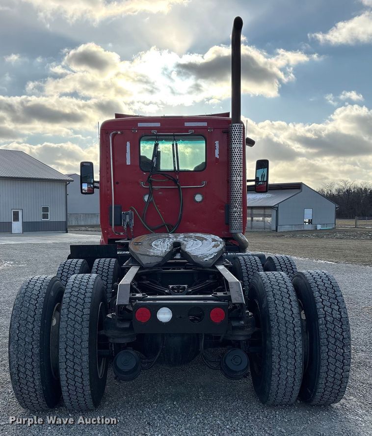 image for item FK1121 2015 Kenworth T880 semi truck