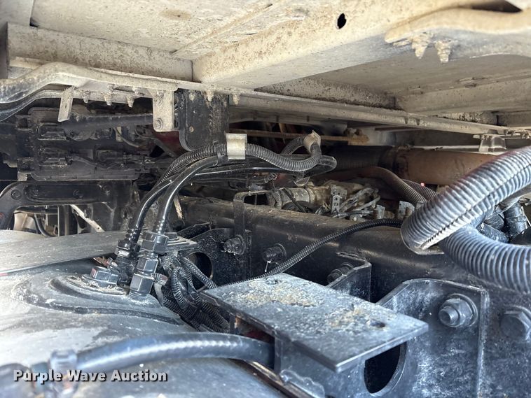 image for item FK1121 2015 Kenworth T880 semi truck