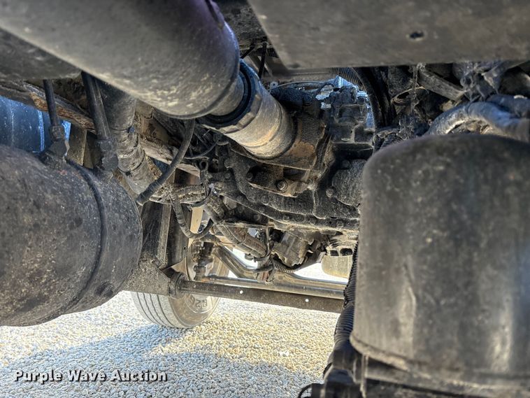 image for item FK1121 2015 Kenworth T880 semi truck