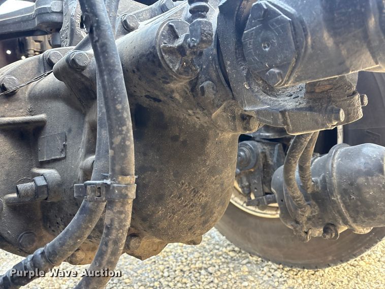 image for item FK1121 2015 Kenworth T880 semi truck