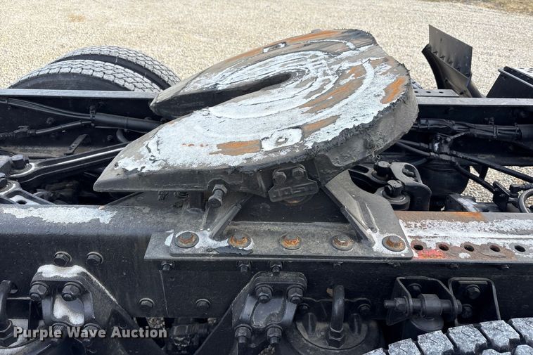 image for item FK1121 2015 Kenworth T880 semi truck