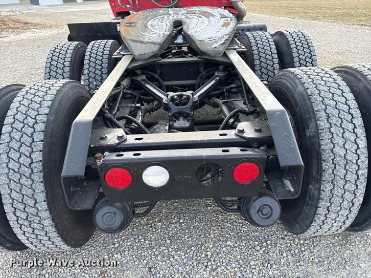 image for item FK1121 2015 Kenworth T880 semi truck