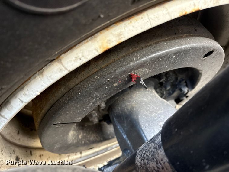 image for item FK1121 2015 Kenworth T880 semi truck