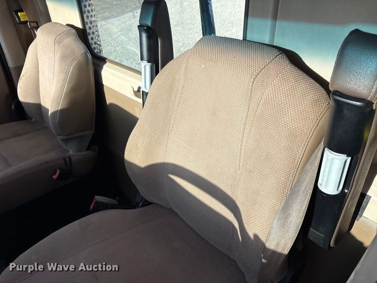 image for item FK1121 2015 Kenworth T880 semi truck