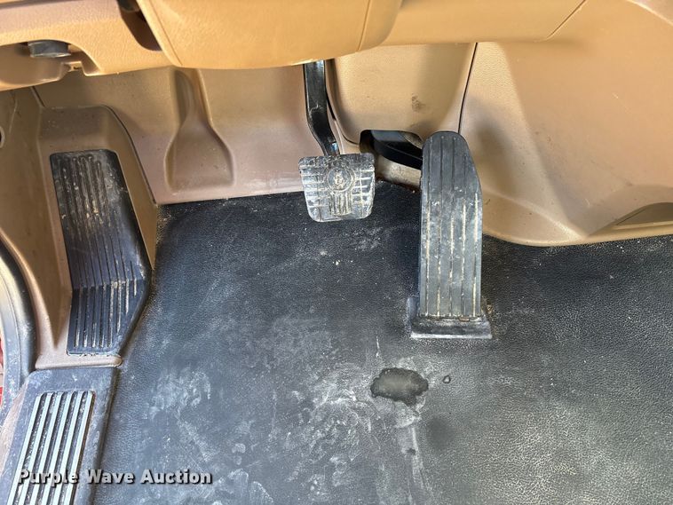 image for item FK1121 2015 Kenworth T880 semi truck