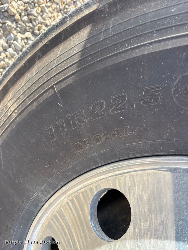 image for item FK1121 2015 Kenworth T880 semi truck