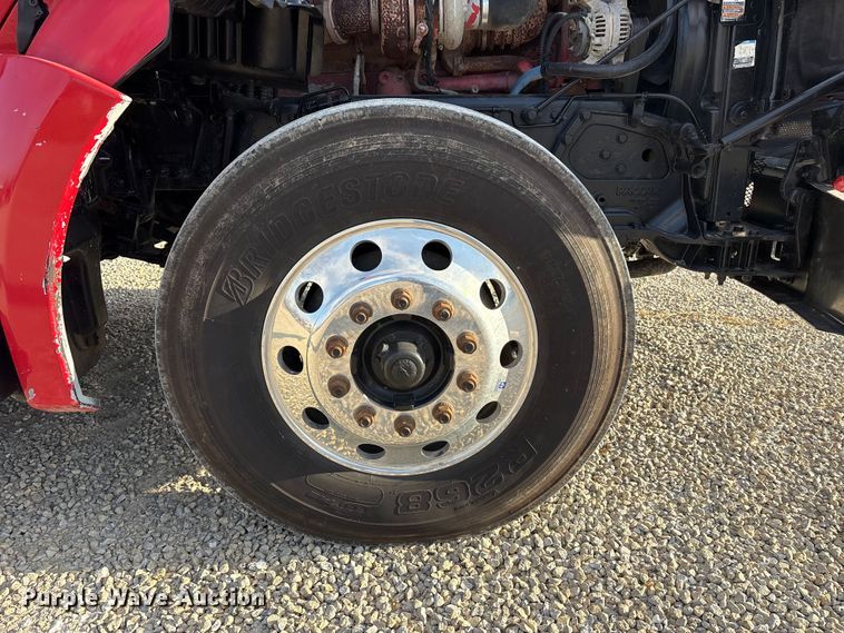 image for item FK1121 2015 Kenworth T880 semi truck