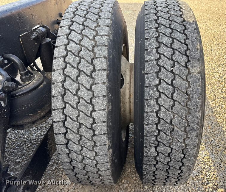 image for item FK1121 2015 Kenworth T880 semi truck