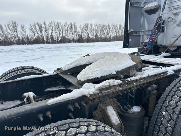 image for item FK1524 2016 Volvo VNL semi truck