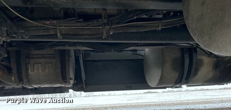 image for item FK1524 2016 Volvo VNL semi truck