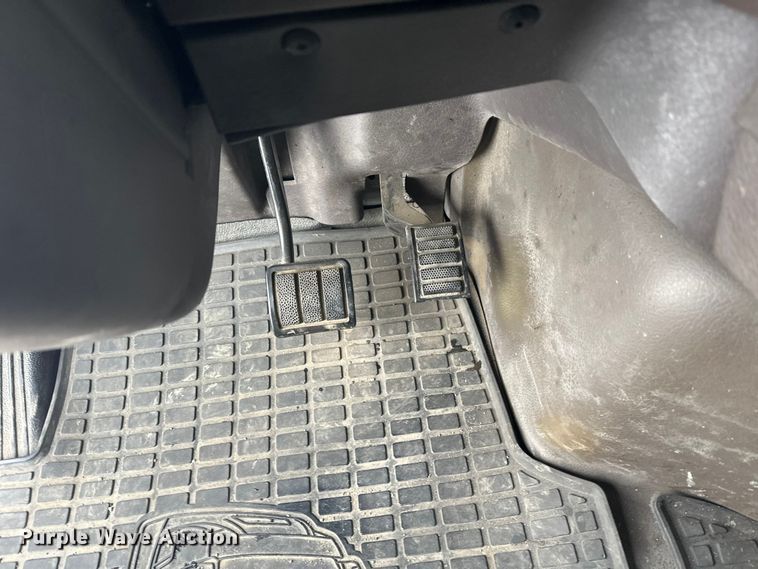 image for item FK1524 2016 Volvo VNL semi truck