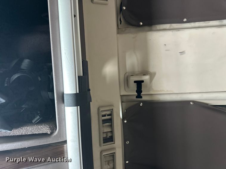 image for item FK1524 2016 Volvo VNL semi truck