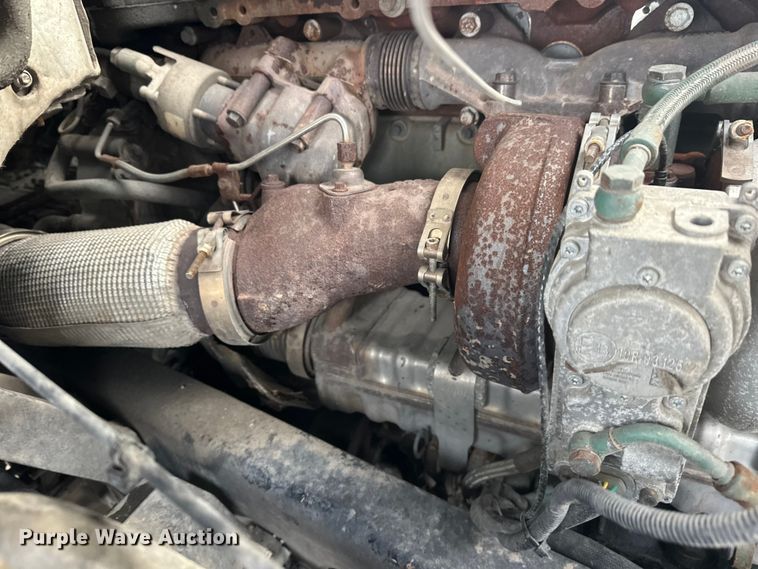 image for item FK1524 2016 Volvo VNL semi truck