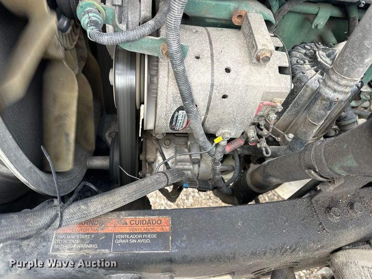 image for item FK1524 2016 Volvo VNL semi truck