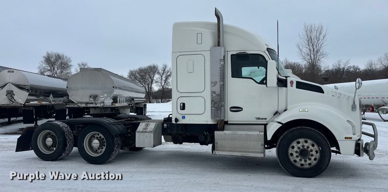 image for item FK1555 2016 Kenworth T880 semi truck