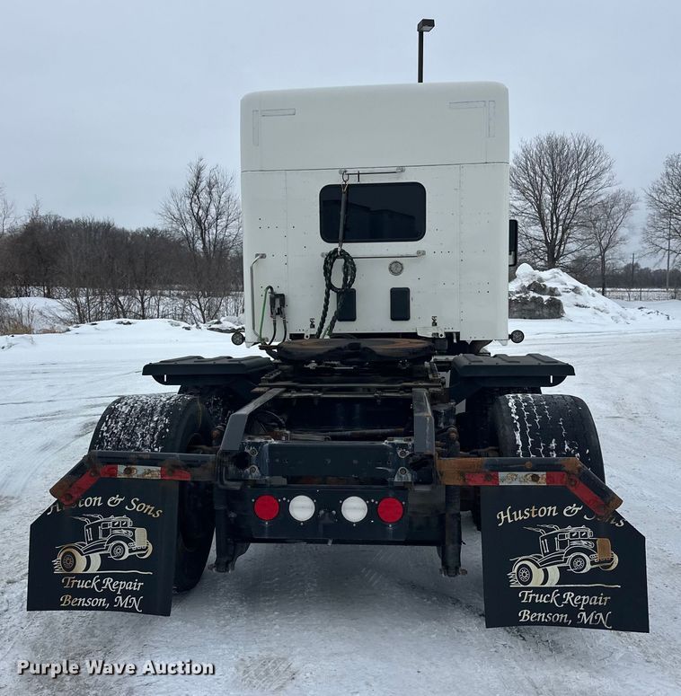 image for item FK1555 2016 Kenworth T880 semi truck