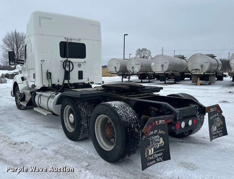 image for item FK1555 2016 Kenworth T880 semi truck