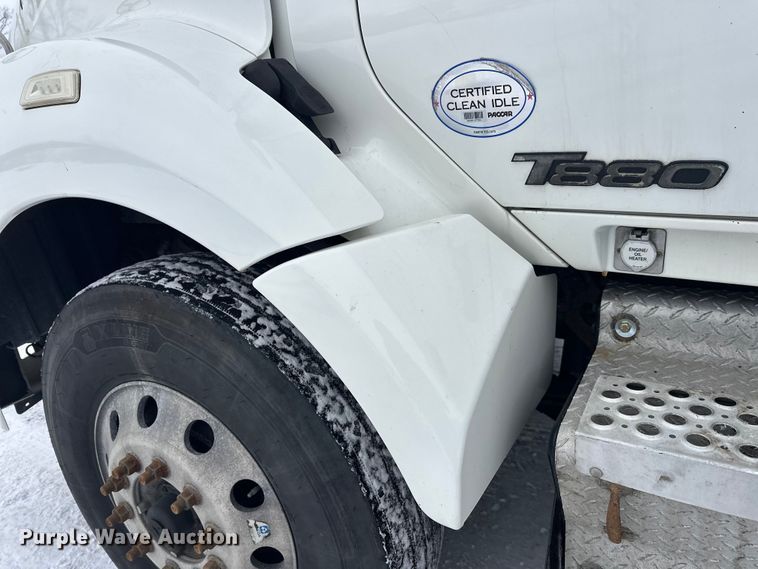image for item FK1555 2016 Kenworth T880 semi truck