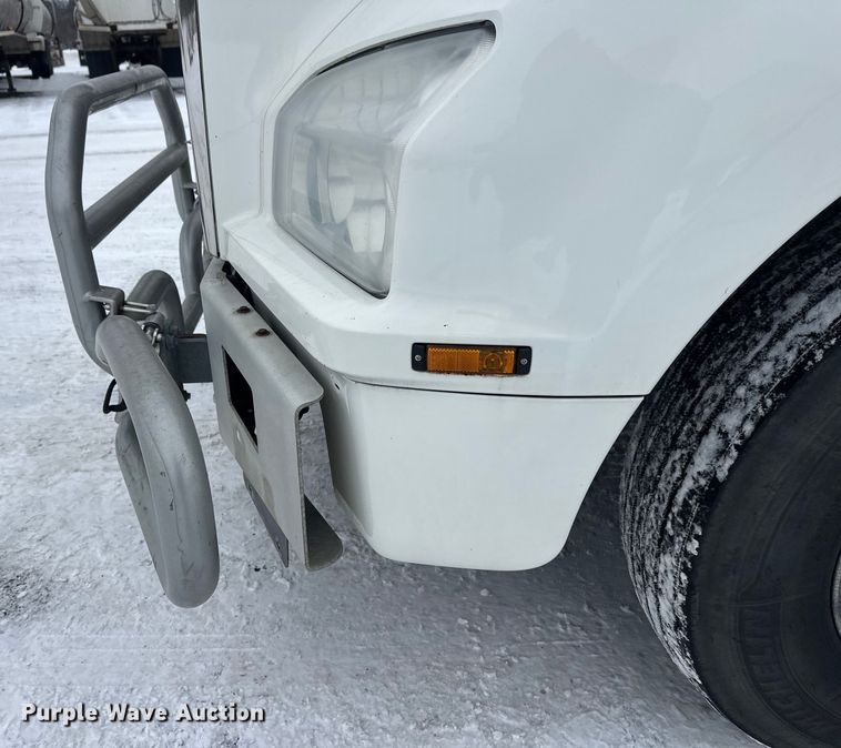 image for item FK1555 2016 Kenworth T880 semi truck