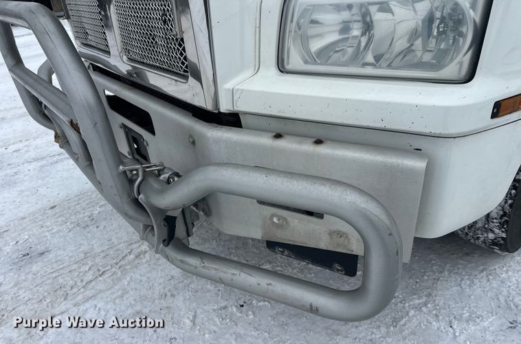 image for item FK1555 2016 Kenworth T880 semi truck