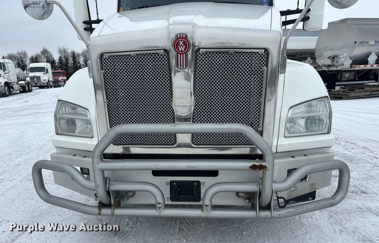 image for item FK1555 2016 Kenworth T880 semi truck