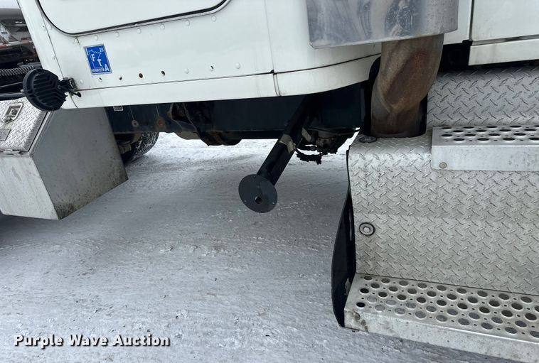 image for item FK1555 2016 Kenworth T880 semi truck