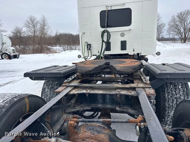 image for item FK1555 2016 Kenworth T880 semi truck