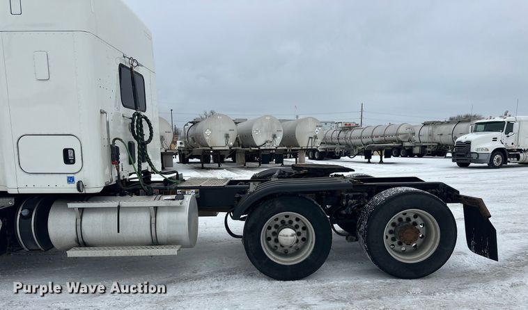 image for item FK1555 2016 Kenworth T880 semi truck